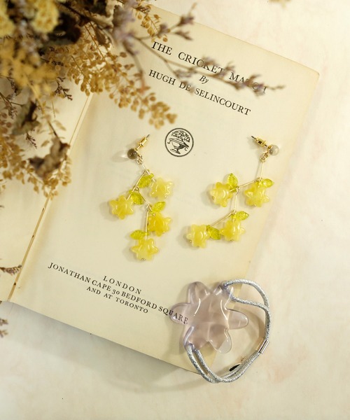 ACCOMMODE（アコモデ）の「ペールトーンジャスミンピアス（ピアス（両耳用）・レディース・クリア/イエロー・FREE）」の3枚目の写真