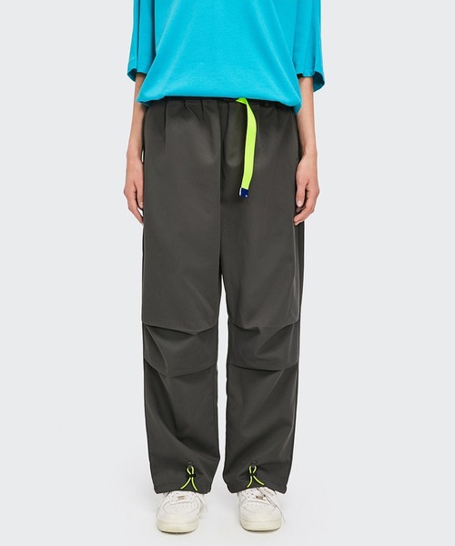 CORPUS TOKYO（コーパス トーキョー）の「Lazy Tokyo ネオンベルトイージーパンツ（その他パンツ・メンズ・ライトグレー/カーキ/チャコール・4/2/3/1）」の2枚目の写真