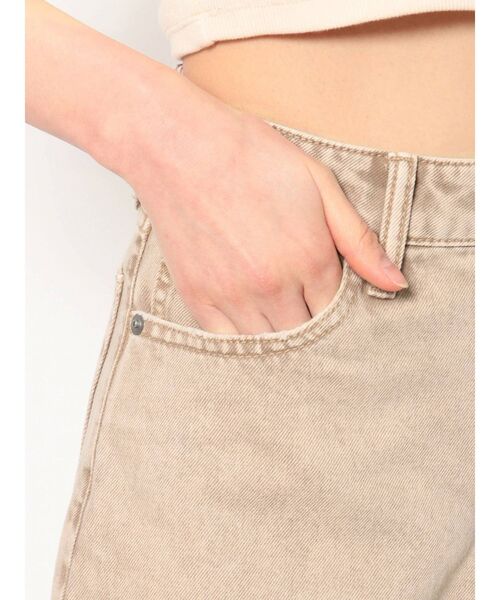 EVRIS（エヴリス）の「HEMハイダメージデニムショートパンツ（デニムパンツ・レディース・ホワイト/ブラック/ベージュ・SMALL/MEDIUM）」の15枚目の写真