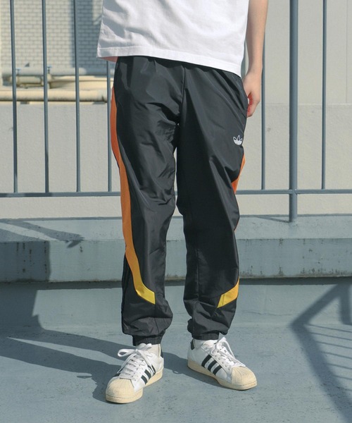 adidas Originals（アディダスオリジナルス）の「adidas SPRT SPRAY