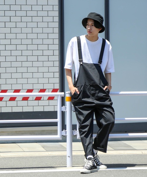 Blue Standard （ブルースタンダード）の「【BLUE STANDARD】ビッグシルエット　ツイルオーバーオール（サロペット/オーバーオール・メンズ・ブラック/カーキ/ブルー/ベージュ/オフホワイト・MEDIUM/LARGE）」の2枚目の写真