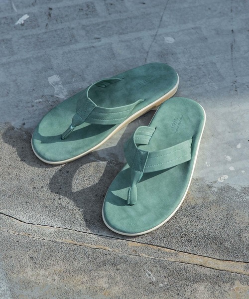 ITEMS URBANRESEARCH（アイテムズ アーバンリサーチ）の「エコレザートングサンダル（サンダル・メンズ・ピンク/ベージュ/グリーン/ブラック・26.5/27.5）」の4枚目の写真