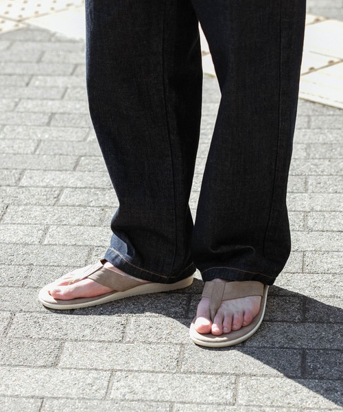 ITEMS URBANRESEARCH（アイテムズ アーバンリサーチ）の「エコレザートングサンダル（サンダル・メンズ・ピンク/ベージュ/グリーン/ブラック・26.5/27.5）」の9枚目の写真