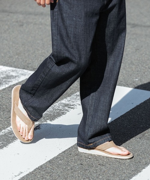 ITEMS URBANRESEARCH（アイテムズ アーバンリサーチ）の「エコレザートングサンダル（サンダル・メンズ・ピンク/ベージュ/グリーン/ブラック・26.5/27.5）」の13枚目の写真