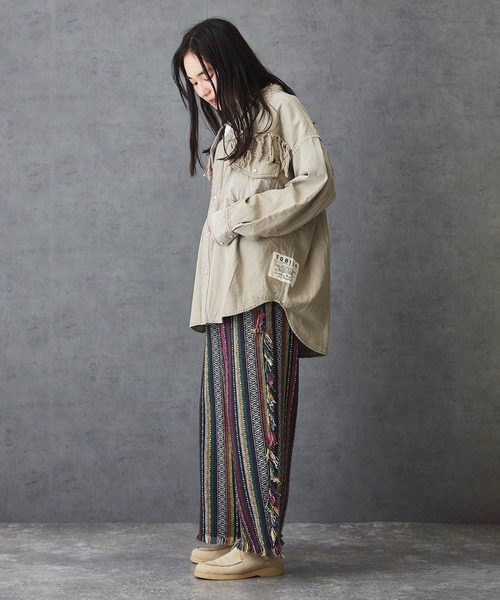 TOBILA（トビラ）の「スラブツイル フリンジ ウエスタンシャツ（シャツ/ブラウス・レディース・ベージュ/グリーン・M）」の5枚目の写真
