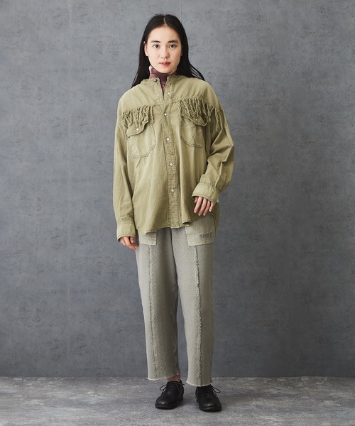 TOBILA（トビラ）の「スラブツイル フリンジ ウエスタンシャツ（シャツ/ブラウス・レディース・ベージュ/グリーン・M）」の7枚目の写真