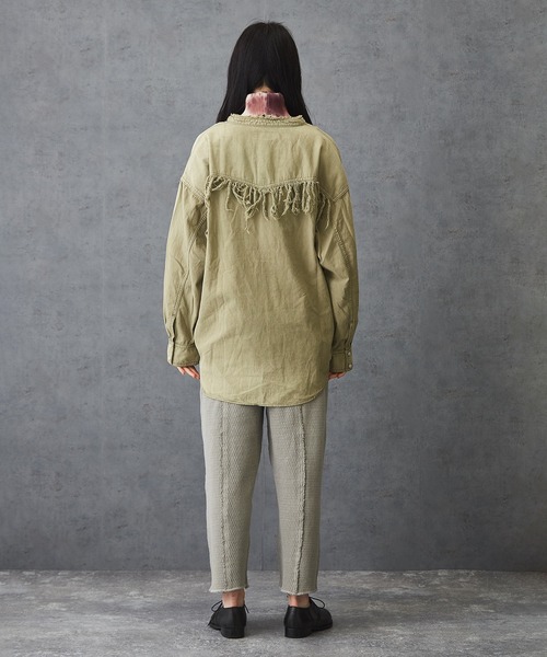 TOBILA（トビラ）の「スラブツイル フリンジ ウエスタンシャツ（シャツ/ブラウス・レディース・ベージュ/グリーン・M）」の9枚目の写真