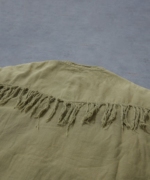 TOBILA（トビラ）の「スラブツイル フリンジ ウエスタンシャツ（シャツ/ブラウス・レディース・ベージュ/グリーン・M）」の18枚目の写真