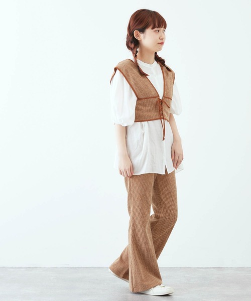 mikke（ミッケ）の「ヘリンボーンクロップドビスチェ/ベスト（ベスト・レディース・ブラック/ベージュ/ブラウン/カーキ・FREE）」の12枚目の写真
