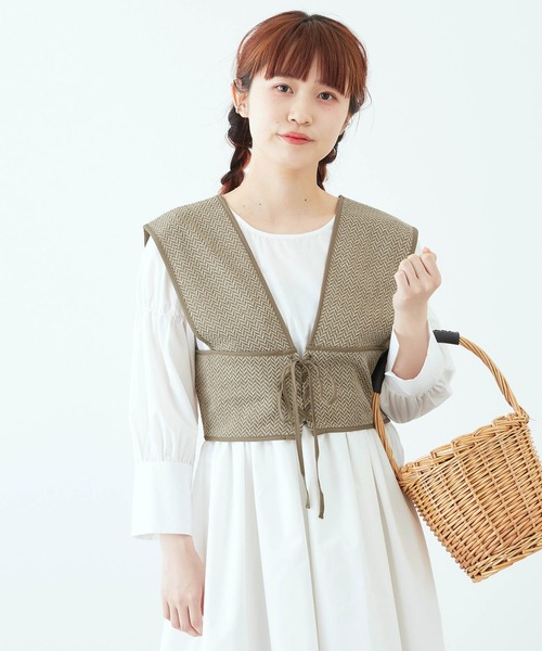 mikke（ミッケ）の「ヘリンボーンクロップドビスチェ/ベスト（ベスト・レディース・ブラック/ベージュ/ブラウン/カーキ・FREE）」の20枚目の写真