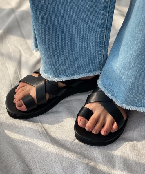 LYDIE(リディー)の「メッシュ編みフラットトングサンダル(サンダル・レディース・ブラック・LL/S/M/L)」の2枚目の写真