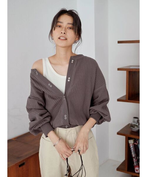 Ungrid（アングリッド）の「ショートカットルーズカーデ（カーディガン/ボレロ・レディース・アイボリー/チャコールグレー/レッド・FREE）」の15枚目の写真