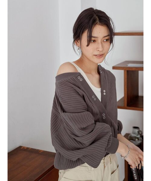 Ungrid（アングリッド）の「ショートカットルーズカーデ（カーディガン/ボレロ・レディース・アイボリー/チャコールグレー/レッド・FREE）」の4枚目の写真