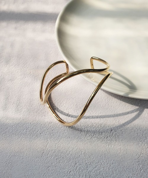 CEMONEMO（セモネモ）の「ダブル ウェーブ メタルバングル（バングル/リストバンド・レディース・シルバー/ゴールド・FREE）」の20枚目の写真