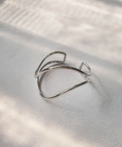 CEMONEMO（セモネモ）の「ダブル ウェーブ メタルバングル（バングル/リストバンド・レディース・シルバー/ゴールド・FREE）」の21枚目の写真