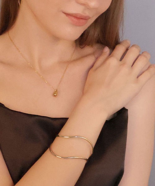 CEMONEMO（セモネモ）の「ダブル ウェーブ メタルバングル（バングル/リストバンド・レディース・シルバー/ゴールド・FREE）」の3枚目の写真