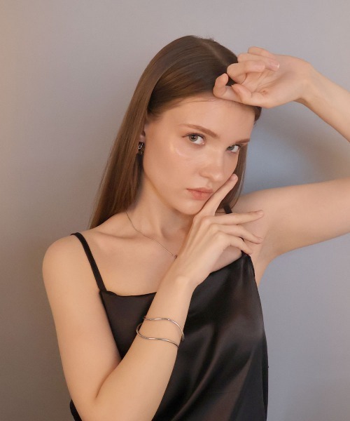 CEMONEMO（セモネモ）の「ダブル ウェーブ メタルバングル（バングル/リストバンド・レディース・シルバー/ゴールド・FREE）」の8枚目の写真