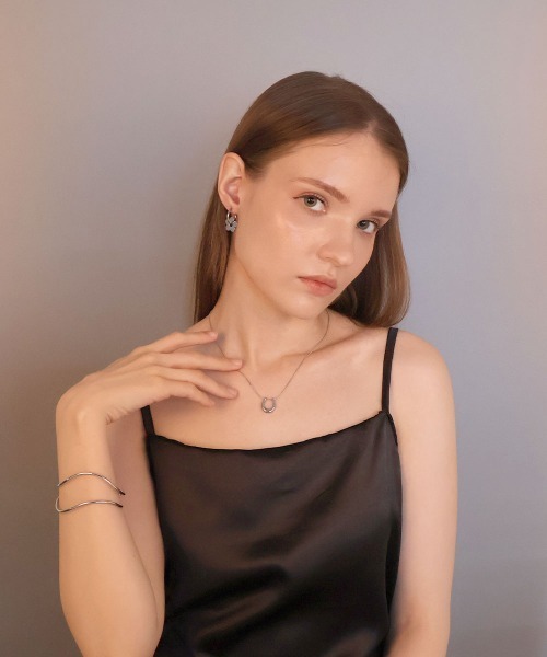 CEMONEMO（セモネモ）の「ダブル ウェーブ メタルバングル（バングル/リストバンド・レディース・シルバー/ゴールド・FREE）」の12枚目の写真