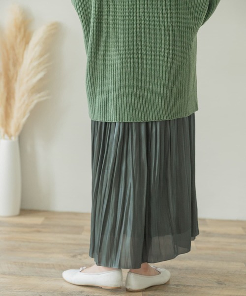 ITEMS URBANRESEARCH（アイテムズ アーバンリサーチ）の「シャイニープリーツスカート（スカート・レディース・ライトブラウン/グリーン系その他/ピンクベージュ/チャコールグレー・FREE）」の6枚目の写真