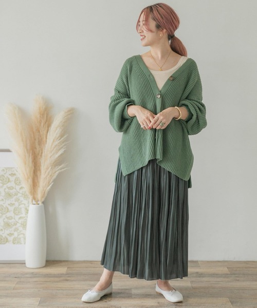 ITEMS URBANRESEARCH（アイテムズ アーバンリサーチ）の「シャイニープリーツスカート（スカート・レディース・ライトブラウン/グリーン系その他/ピンクベージュ/チャコールグレー・FREE）」の21枚目の写真