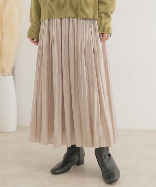 ITEMS URBANRESEARCH（アイテムズ アーバンリサーチ）の「シャイニープリーツスカート（スカート・レディース・ライトブラウン/グリーン系その他/ピンクベージュ/チャコールグレー・FREE）」の10枚目の写真