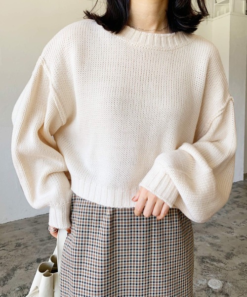 LIAN（リアン）の「クロップドカラーニット（ニット/セーター・レディース・オフホワイト/ブラック/ミックスグレー/グリーン/オレンジ/イエロー/ピンク/ブルー・FREE）」の2枚目の写真