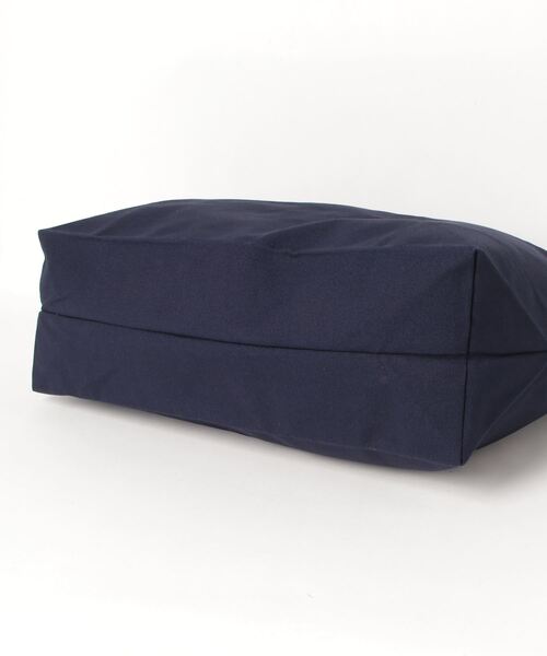 APPLEBUM(アップルバム)の「Gradation Logo Zip Totebag (Knickerbocker)(トートバッグ・メンズ・ネイビー・FREE)」の5枚目の写真
