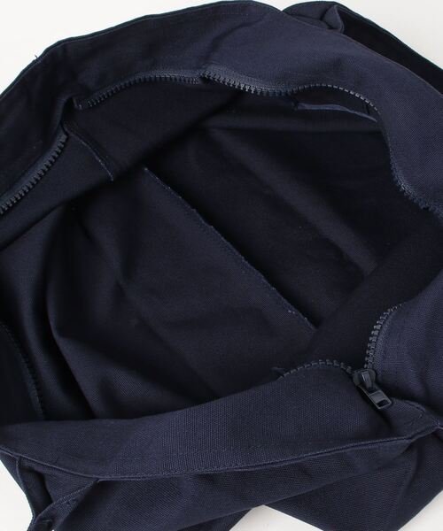 APPLEBUM(アップルバム)の「Gradation Logo Zip Totebag (Knickerbocker)(トートバッグ・メンズ・ネイビー・FREE)」の3枚目の写真