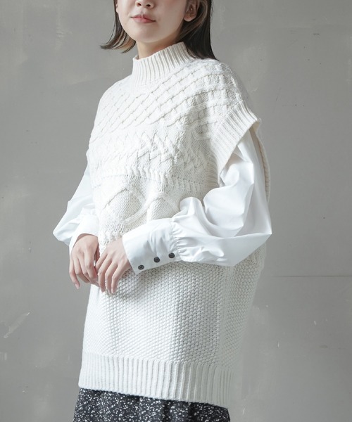 SPINNS（スピンズ）の「ノースリーブケーブルニットベスト（ベスト・レディース・ベージュ/アイボリー/モカ/グレイッシュベージュ・ONESIZE）」の7枚目の写真