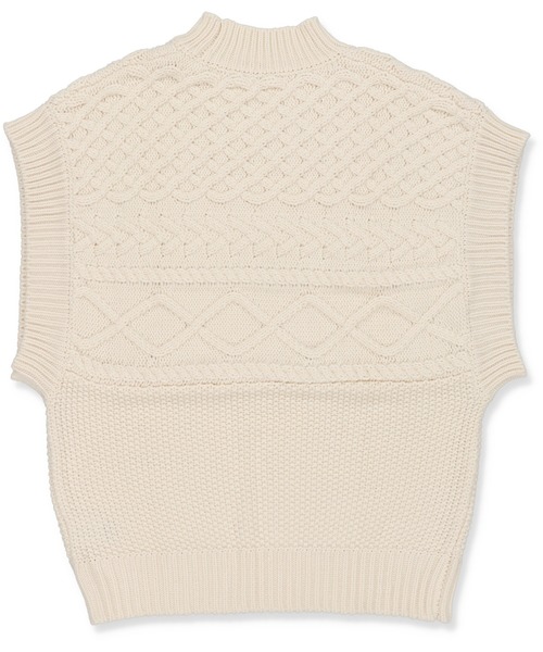 SPINNS（スピンズ）の「ノースリーブケーブルニットベスト（ベスト・レディース・ベージュ/アイボリー/モカ/グレイッシュベージュ・ONESIZE）」の10枚目の写真