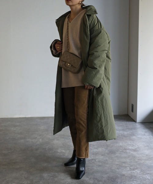 スタンドカラーダウンコート