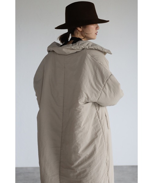 スタンドカラーダウンコート