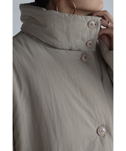 スタンドカラーダウンコート