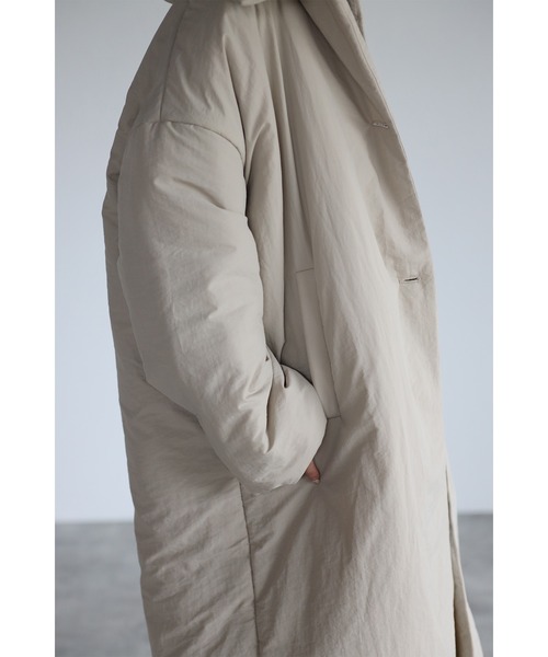 スタンドカラーダウンコート