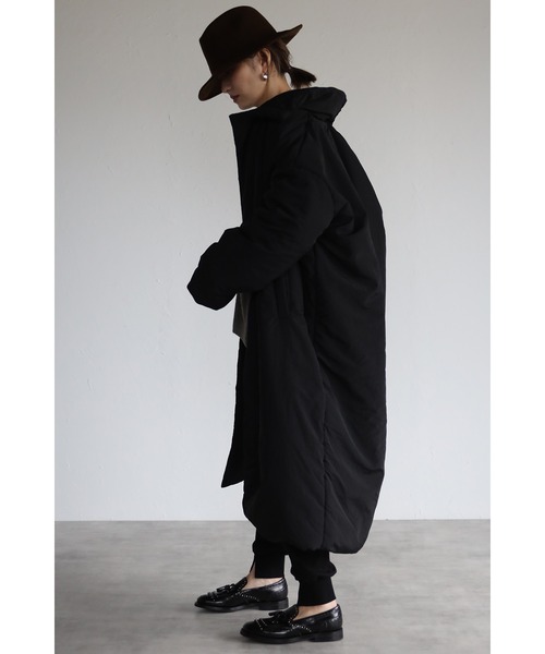 スタンドカラーダウンコート