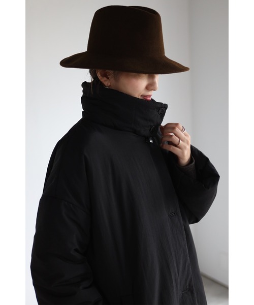 スタンドカラーダウンコート