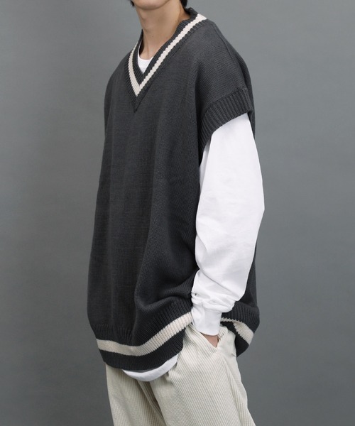 air tokyo sellection(エアートウキョウセレクション)の「【ユニセックスで着用可能】アクリル バルキー チルデン ニットベスト(ベスト・メンズ・チャコールグレー/オフホワイト/サックスブルー・MEDIUM/LARGE/X-LARGE)」の12枚目の写真