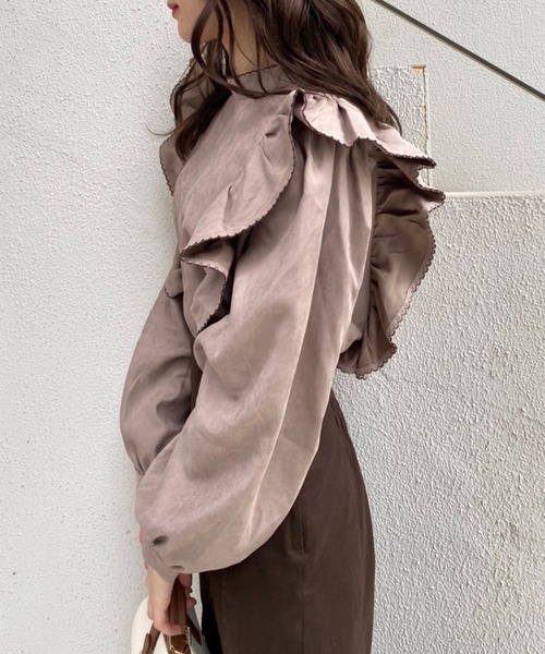 one after another NICE CLAUP（ワンアフターアナザーナイスクラップ）の「前後2Wayで着こなしの幅が広がる！配色ピコレースフリルブラウス（シャツ/ブラウス・レディース・アイボリー/ブラック/グレイッシュベージュ・FREE）」の18枚目の写真