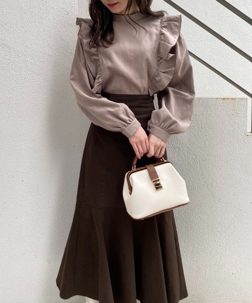 one after another NICE CLAUP（ワンアフターアナザーナイスクラップ）の「前後2Wayで着こなしの幅が広がる！配色ピコレースフリルブラウス（シャツ/ブラウス・レディース・アイボリー/ブラック/グレイッシュベージュ・FREE）」の7枚目の写真