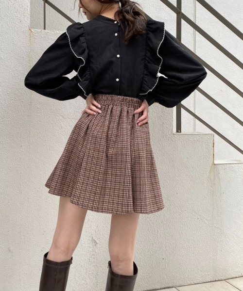 one after another NICE CLAUP（ワンアフターアナザーナイスクラップ）の「前後2Wayで着こなしの幅が広がる！配色ピコレースフリルブラウス（シャツ/ブラウス・レディース・アイボリー/ブラック/グレイッシュベージュ・FREE）」の14枚目の写真