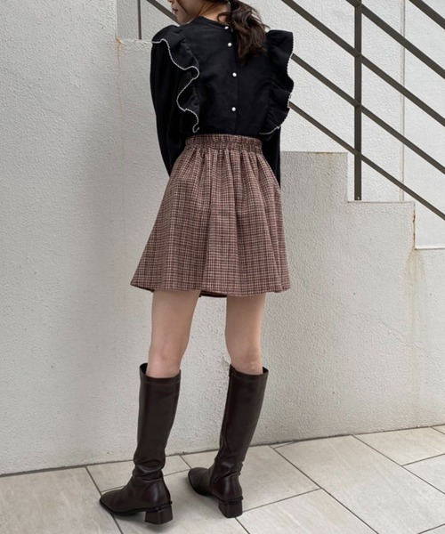 one after another NICE CLAUP（ワンアフターアナザーナイスクラップ）の「前後2Wayで着こなしの幅が広がる！配色ピコレースフリルブラウス（シャツ/ブラウス・レディース・アイボリー/ブラック/グレイッシュベージュ・FREE）」の16枚目の写真