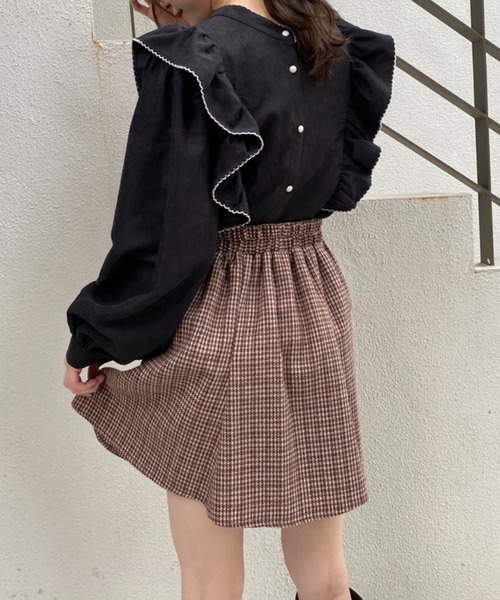 one after another NICE CLAUP（ワンアフターアナザーナイスクラップ）の「前後2Wayで着こなしの幅が広がる！配色ピコレースフリルブラウス（シャツ/ブラウス・レディース・アイボリー/ブラック/グレイッシュベージュ・FREE）」の11枚目の写真