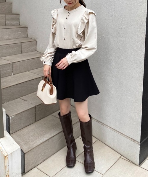 one after another NICE CLAUP（ワンアフターアナザーナイスクラップ）の「前後2Wayで着こなしの幅が広がる！配色ピコレースフリルブラウス（シャツ/ブラウス・レディース・アイボリー/ブラック/グレイッシュベージュ・FREE）」の15枚目の写真