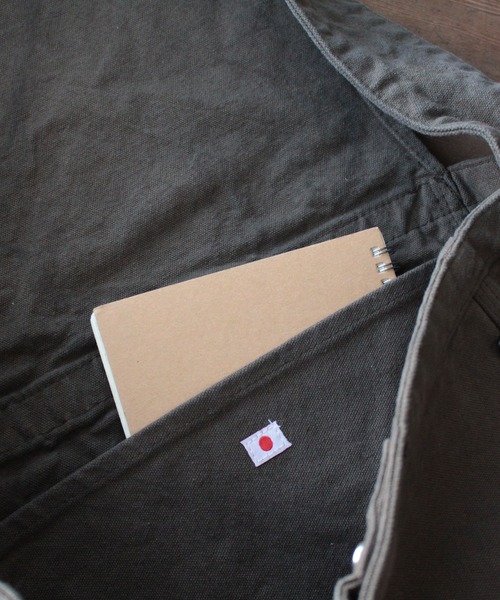 MAKE UP(メイクアップ)の「MAKE UP 倉敷製品染めキャンバスショルダー(ショルダーバッグ・メンズ・ホワイト/ブラック/ネイビー/レッド/カーキ/ブルー/グリーン・FREE)」の20枚目の写真