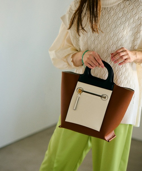 E'POR（エポール）の「【E'POR】 RAY BAG Medium（トートバッグ・レディース・ブラック/ブラック系その他/オフホワイト/キャメル/モスグリーン/イエロー/ホワイト系その他5/ベージュ・FREE）」の8枚目の写真