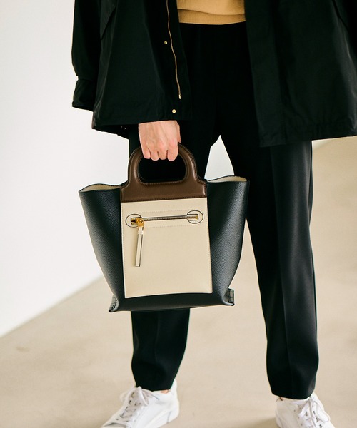 E'POR（エポール）の「【E'POR】 RAY BAG Medium（トートバッグ・レディース・ブラック/ブラック系その他/オフホワイト/キャメル/モスグリーン/イエロー/ホワイト系その他5/ベージュ・FREE）」の10枚目の写真