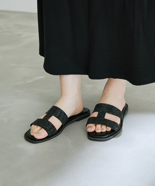 ADAM ET ROPE'(アダムエロペ)の「Iストラップラインストーンサンダル(サンダル・レディース・ブラック/シルバー・38/36/37)」の5枚目の写真