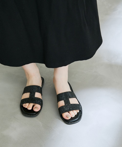 ADAM ET ROPE'(アダムエロペ)の「Iストラップラインストーンサンダル(サンダル・レディース・ブラック/シルバー・38/36/37)」の6枚目の写真