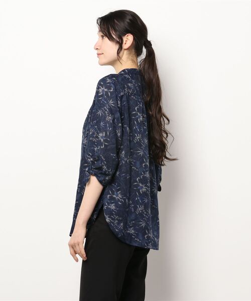 BELLUNA(ベルーナ)の「涼感やわらか袖リボンシャツチュニック(チュニック・レディース・ネイビー/オフホワイト/ブルー・MEDIUM/LARGE/X-LARGE)」の13枚目の写真