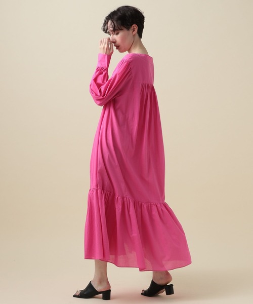 BAYFLOW（ベイフロー）の「【MW SUNRISE(エムダブリューサンライズ)】ボリュームスリーブワンピース（ワンピース・レディース・ブラック/ピンク・FREE）」の9枚目の写真